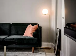 Lampada da terra Ic lights floor 1 Flos a prezzo Outlet