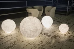 Lampada da terra in altro Moon Collezione esclusiva a prezzo scontato