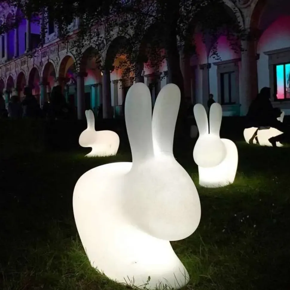 Lampada da terra Lampada rabbit con led ricaricabile Qeeboo a prezzo scontato