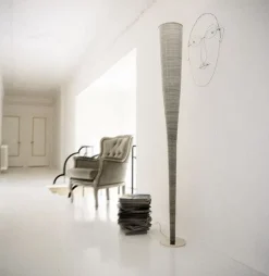 Lampada da terra Mite Foscarini a prezzo Outlet