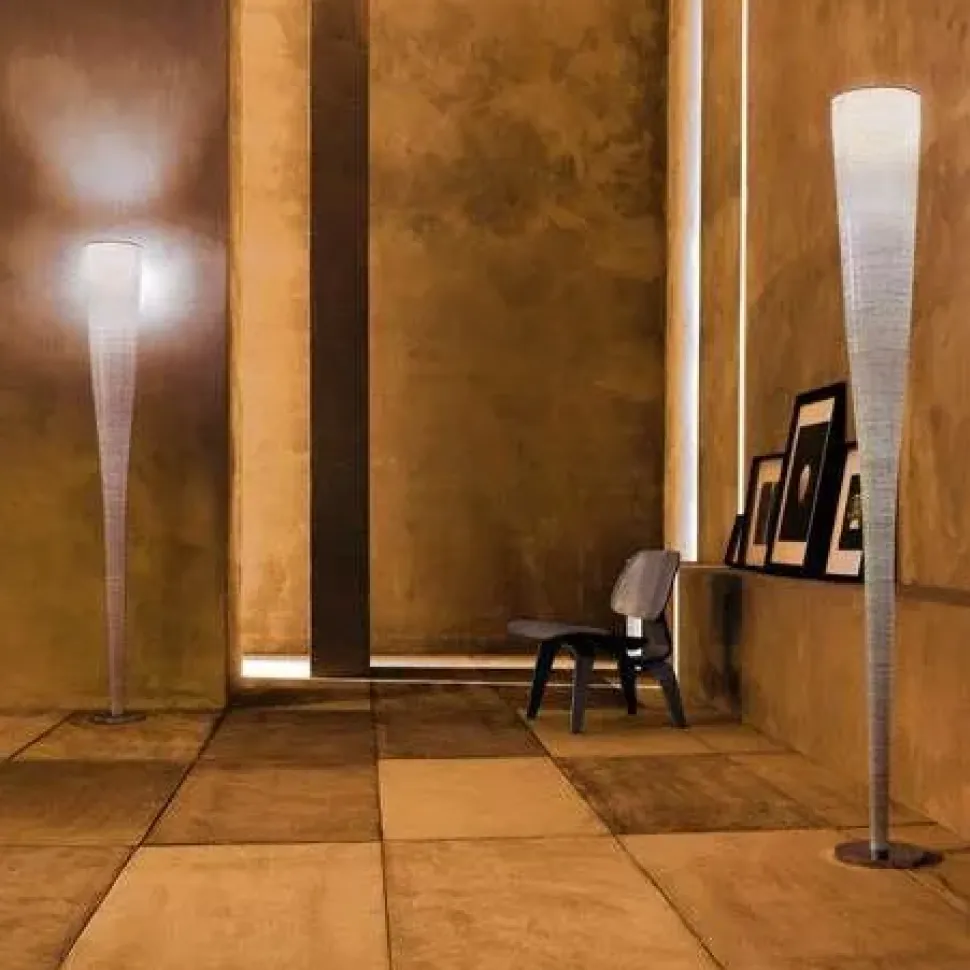 Lampada da terra Mite Foscarini a prezzo Outlet