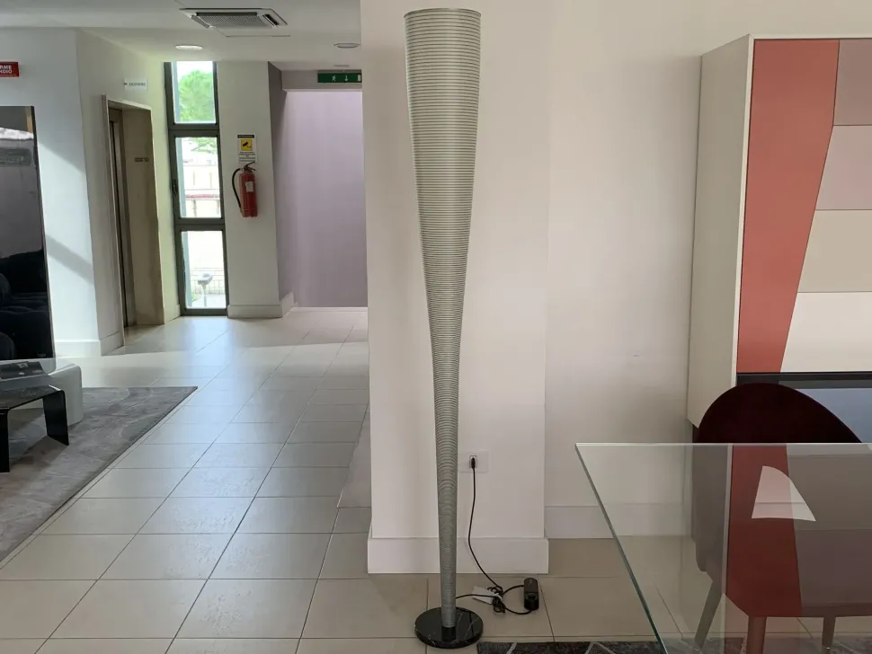 Lampada da terra Mite led anniversario Foscarini a prezzo Outlet