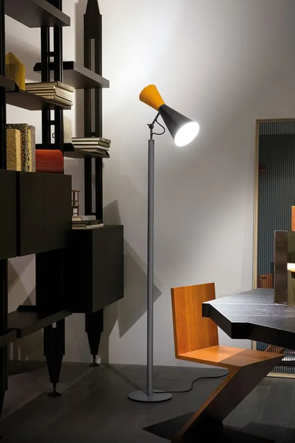 Lampada da terra Parliament terra Nemo a prezzo Outlet