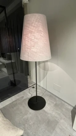 Lampada da terra stile Design Hunt Ditre italia in saldo