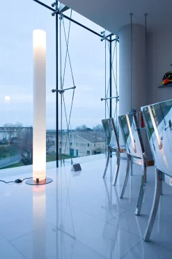 Lampada da terra Stylos Flos a prezzo Outlet