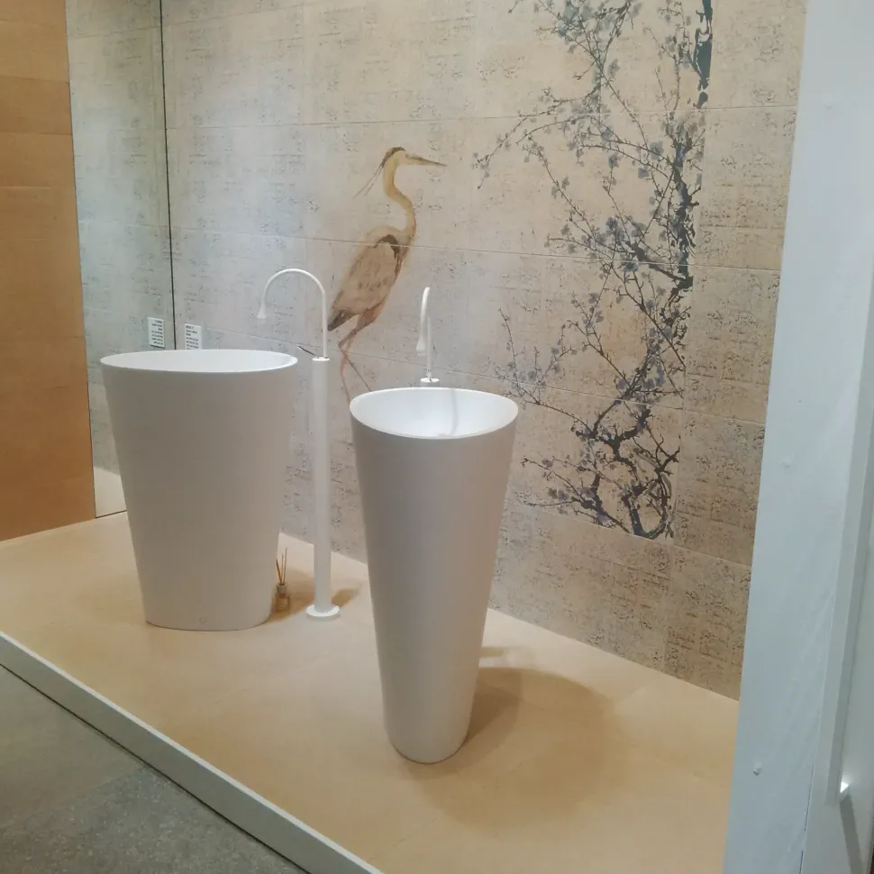 Lavabo in Solid surface modello Body next bicolor avana a marchio Mastella con forte sconto