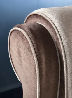 Letto classico Classico italiano velluto rasato Md work con un ribasso esclusivo