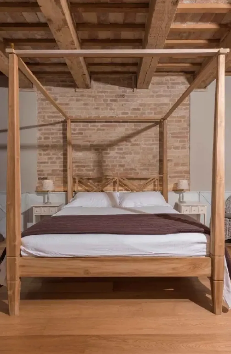 Letto Country- chic in teak massello di Outlet etnico scontato del 22%