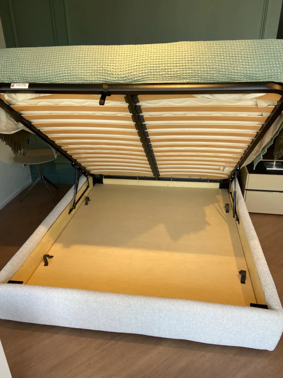 Letto design con contenitore Iorca Bolzan a prezzo scontato