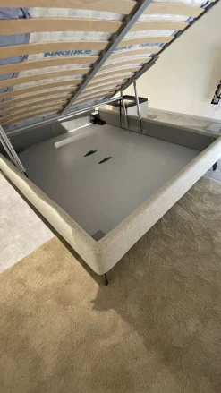 Letto design con contenitore Chop compatto Samoa a prezzo scontato