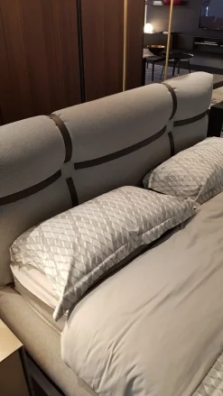 Letto design con contenitore New bond  Flou a prezzo scontato