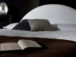 Letto design con contenitore Gravity Artigianale a prezzo scontato