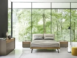 Letto design con gambe Milo Sangiacomo a prezzo ribassato