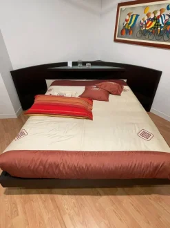 Letto design con giroletto Zenith Fimes a prezzo ribassato