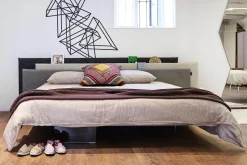 Letto design con piedini Vele_bed Lago a prezzo ribassato