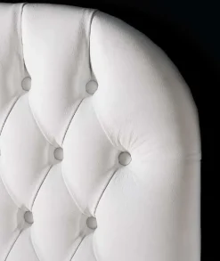 Letto design con piedini Modello milano-roma Artigianale a prezzo ribassato