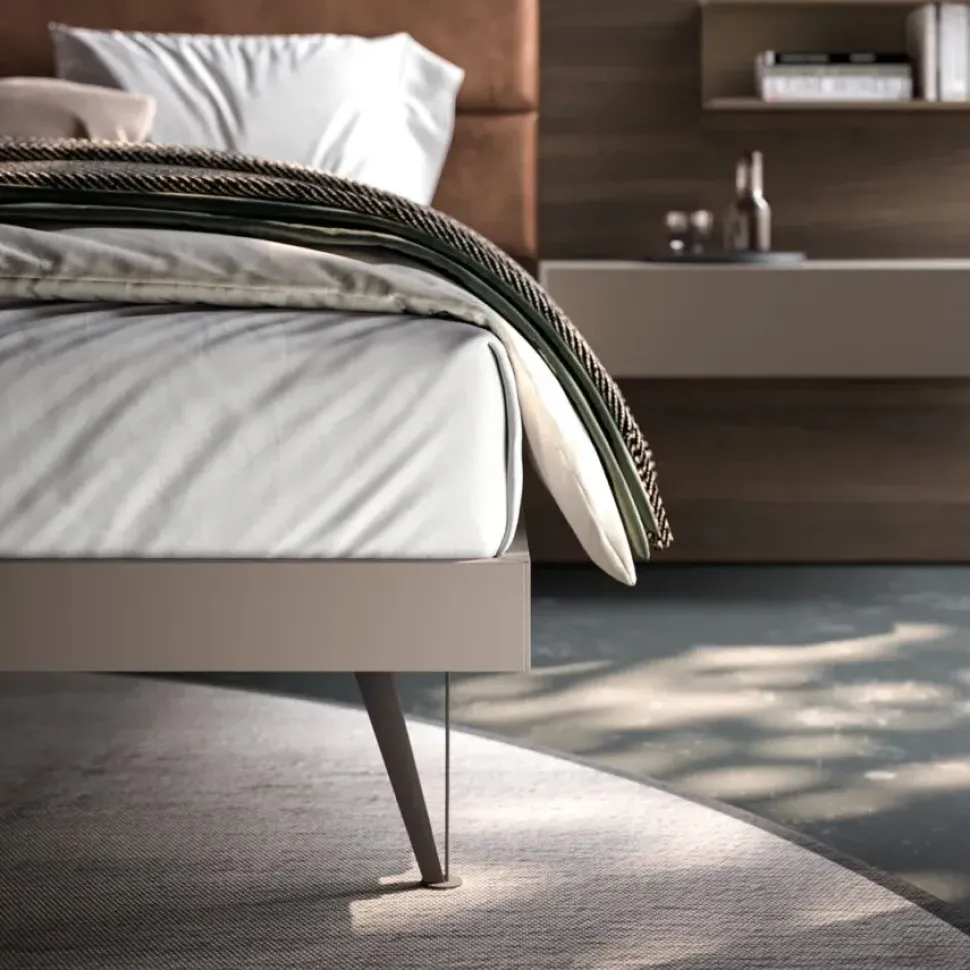 Letto design con piedini giako compongo night 05 Orme a prezzo scontato