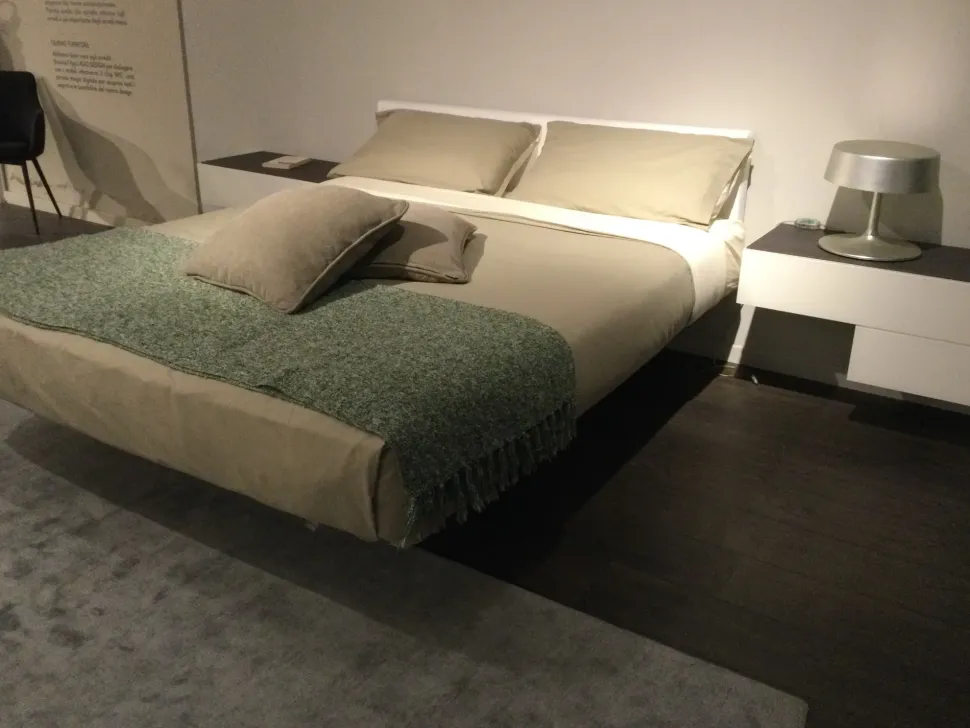 Letto design Fluttua Lago scontato 38%