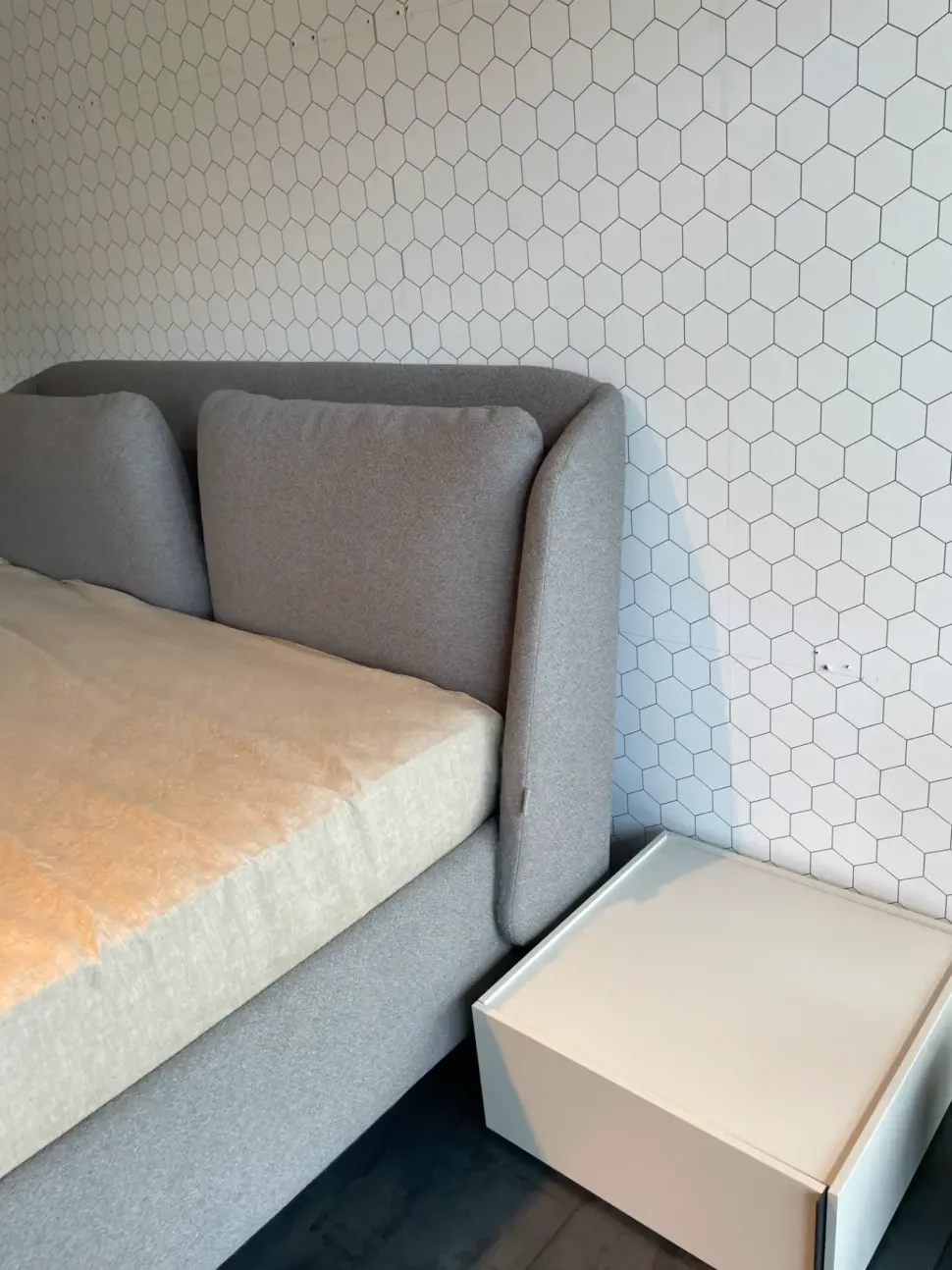 Letto design Letto con testiera curva Zr con un ribasso del 40%