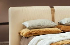 Letto design Luxury bed base acciaio   inserti acciaio  Md work con un ribasso del 30%