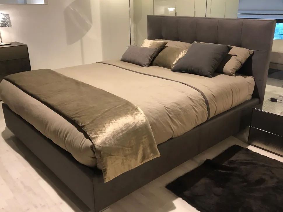 Letto design Max capitonné Twils con un ribasso del 30%