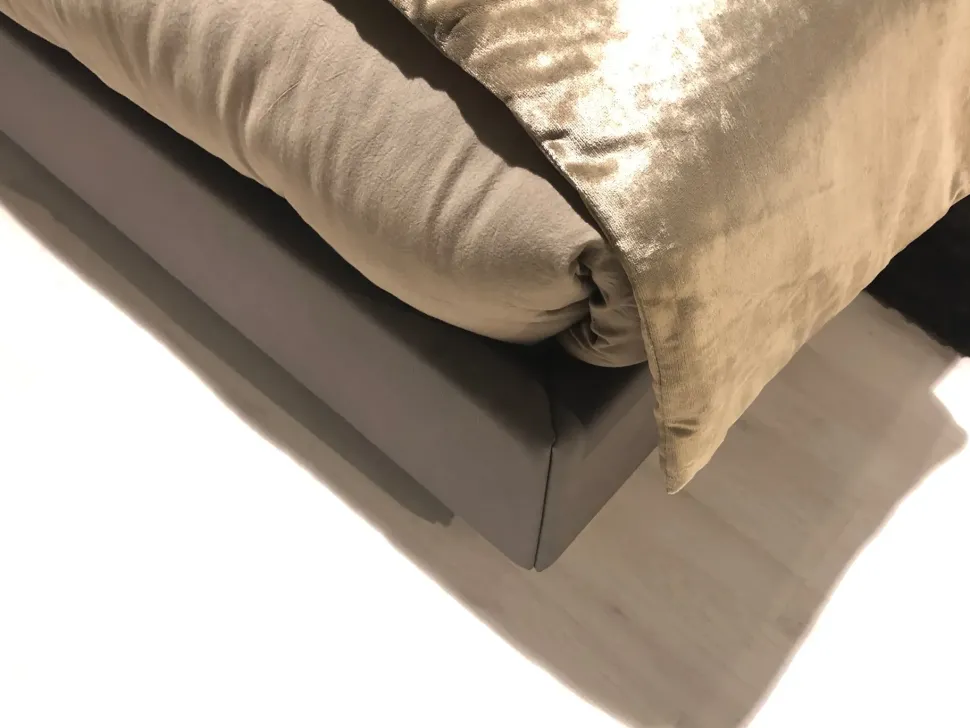 Letto design Max capitonné Twils con un ribasso del 30%