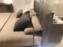 Letto design Max capitonné Twils con un ribasso del 30%