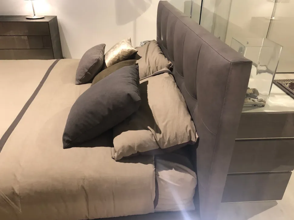 Letto design Max capitonné Twils con un ribasso del 30%