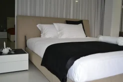 Letto design Nick Molteni & c con uno sconto del 50%