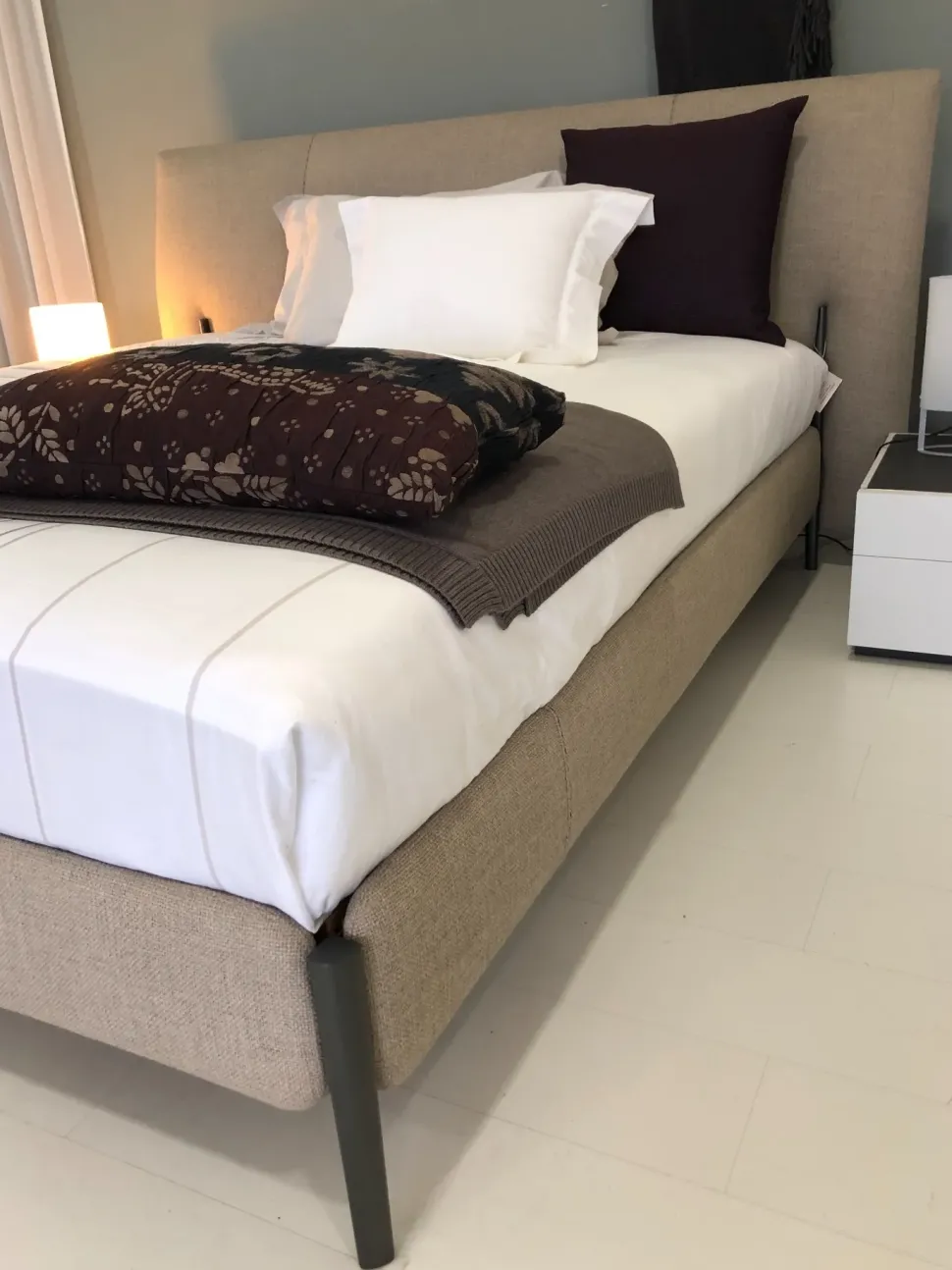 Letto design Nick Molteni & c con uno sconto del 50%