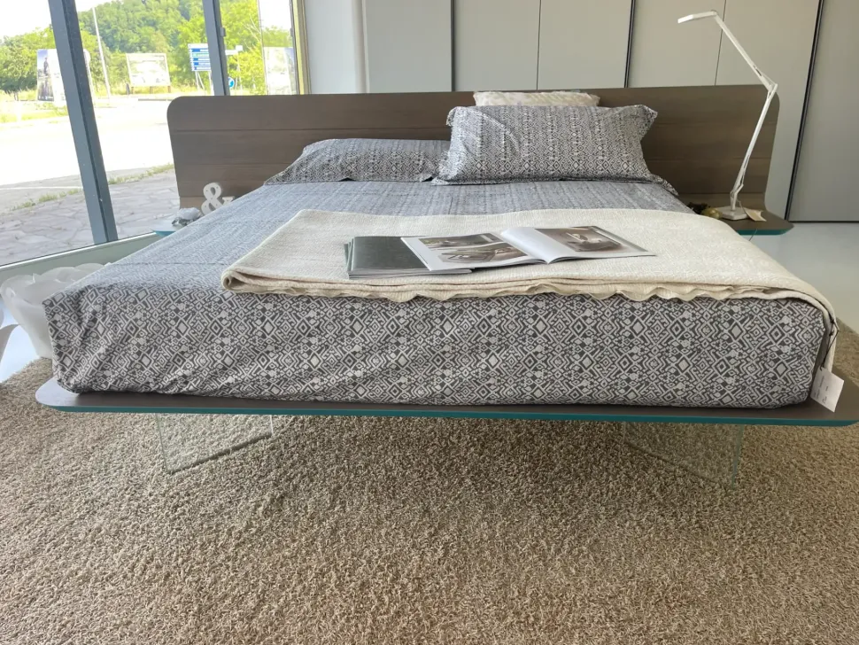 Letto design No-vo quercia Voltan con uno sconto del 20%