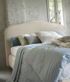 Letto imbottito Althea V&nice, scontato. Comfort assicurato!