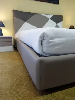 Letto imbottito con contenitore Spring Artigianale a prezzo ribassato