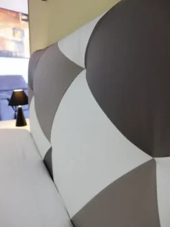 Letto imbottito con contenitore Spring Artigianale a prezzo ribassato