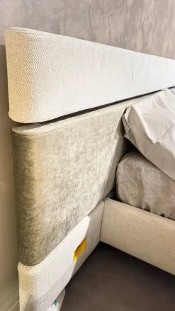 Letto imbottito con contenitore Infinito Twils a prezzo ribassato