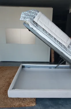 Letto imbottito con contenitore Wiki  V&nice a prezzo ribassato