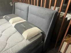 Letto imbottito con contenitore Join Bside a prezzo ribassato