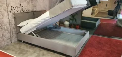 Letto imbottito con contenitore So pop motorizzato Noctis a prezzo ribassato