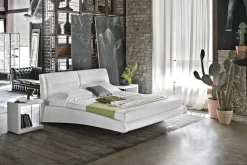 Letto imbottito con gambe Stromboli Target point a prezzo ribassato