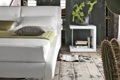 Letto imbottito con gambe Stromboli Target point a prezzo ribassato