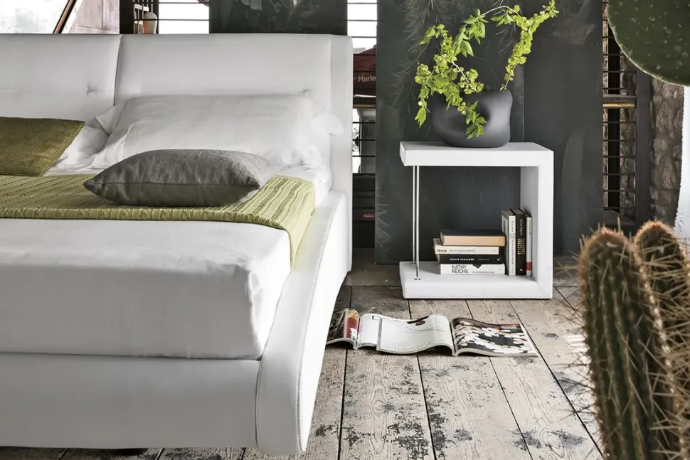 Letto imbottito con gambe Stromboli Target point a prezzo ribassato