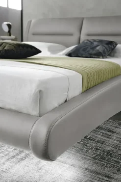 Letto imbottito con gambe Stromboli Target point a prezzo ribassato