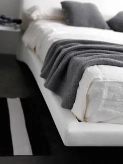 Letto imbottito con gambe Letto maxi con led180 x 200 luxury Md work a prezzo scontato