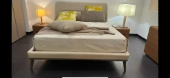 Letto imbottito con gambe Ulisse La falegnami a prezzo ribassato