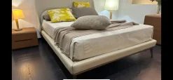 Letto imbottito con gambe Ulisse La falegnami a prezzo ribassato