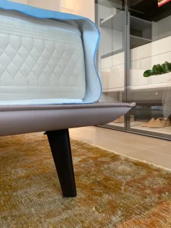 Letto imbottito con giroletto Letto