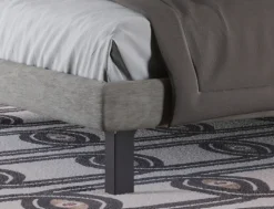 Letto imbottito con giroletto Blade Giessegi a prezzo ribassato