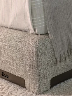 Letto imbottito modello Atelierm: contatta il venditore per scoprire il prezzo