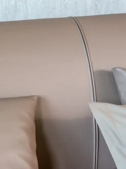 Letto imbottito modello Atelierm: contatta il venditore per scoprire il prezzo