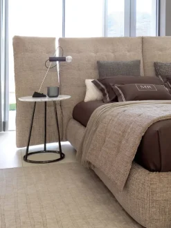 Letto imbottito modello Angle: richiedi ora il prezzo